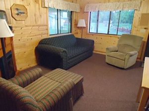 Cedar Rapids Lodge Cabin 1 living area
