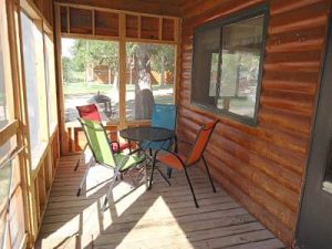 Cedar Rapids Lodge Cabin 11 screened in porch