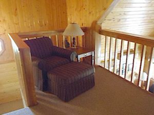 Cedar Rapids Lodge Cabin 12 seating area