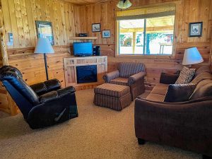 Cedar Rapids Lodge Cabin 6 living room